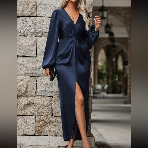 Luxe twist front slit thigh maxi dress - Picture 9 of 16